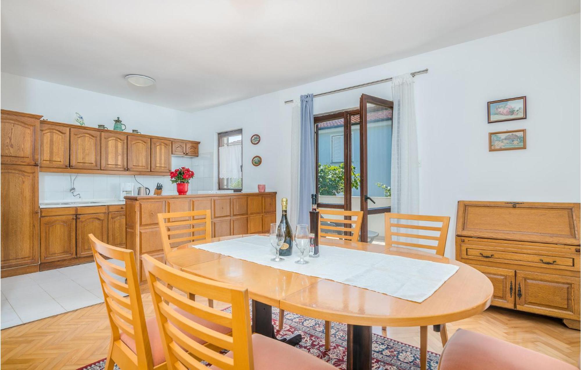 Stunning Apartment In Malinska With Kitchen ภายนอก รูปภาพ