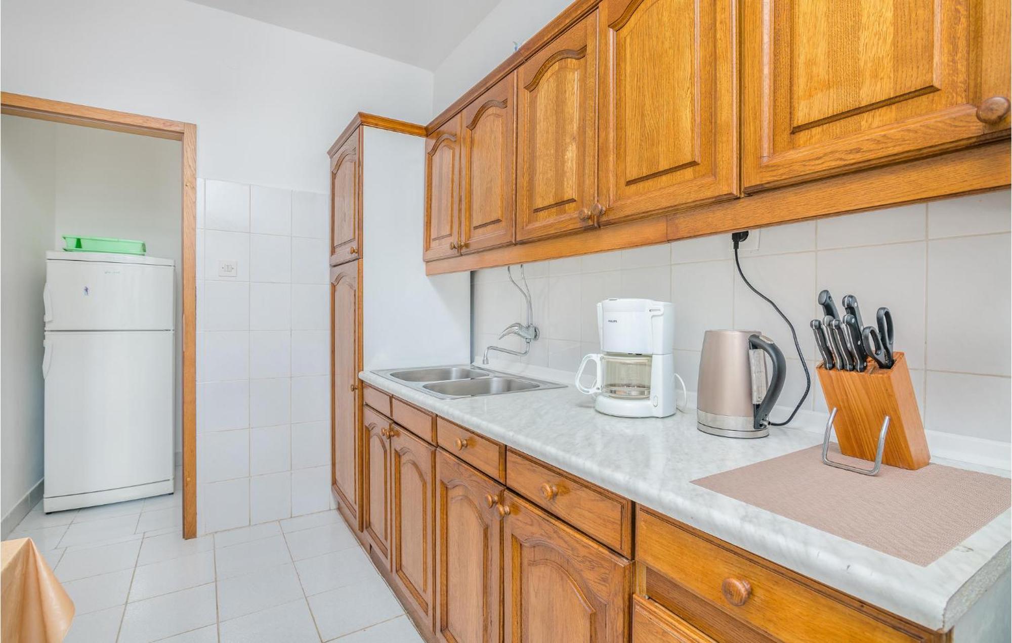 Stunning Apartment In Malinska With Kitchen ภายนอก รูปภาพ