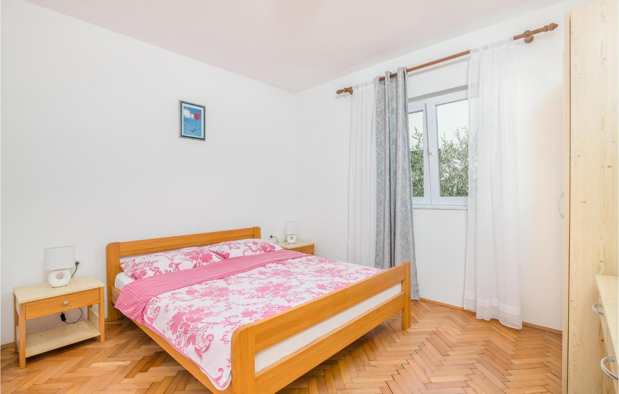 Stunning Apartment In Malinska With Kitchen ภายนอก รูปภาพ